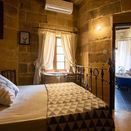The Burrow Guest House Tarxien Luaran gambar