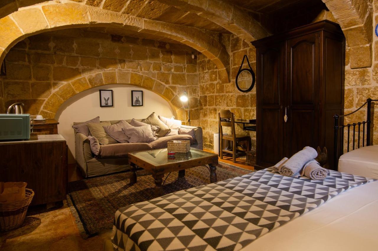 The Burrow Guest House Tarxien Luaran gambar