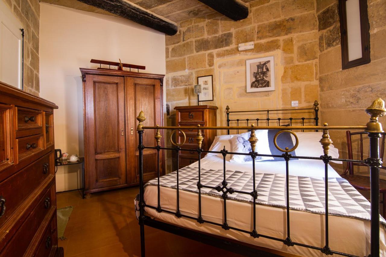 The Burrow Guest House Tarxien Luaran gambar