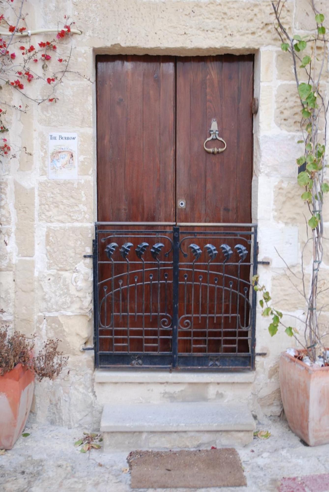 The Burrow Guest House Tarxien Luaran gambar