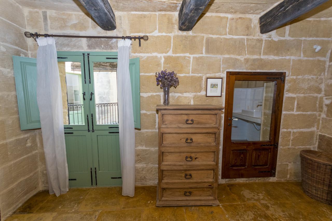 The Burrow Guest House Tarxien Luaran gambar