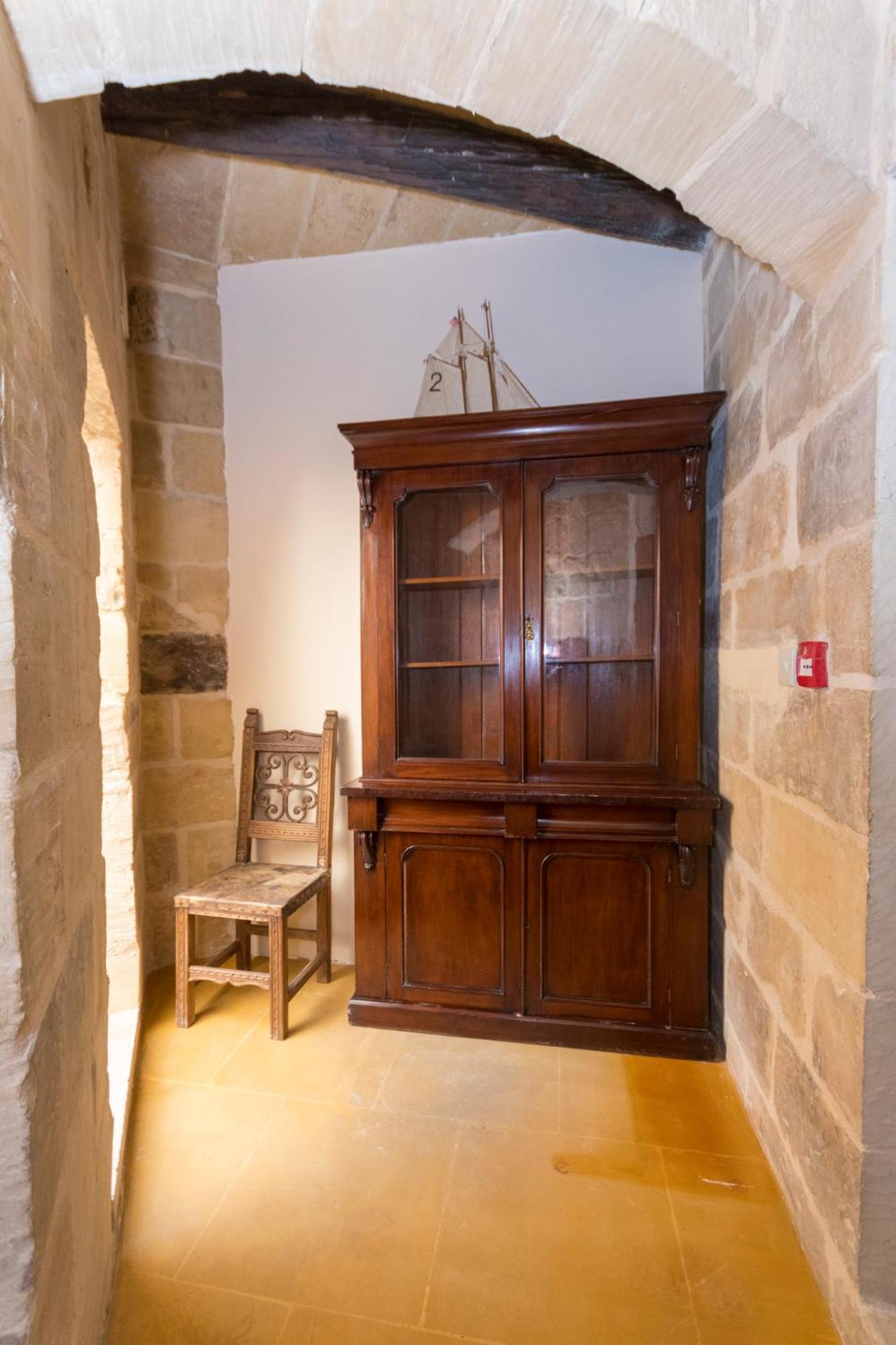 The Burrow Guest House Tarxien Luaran gambar