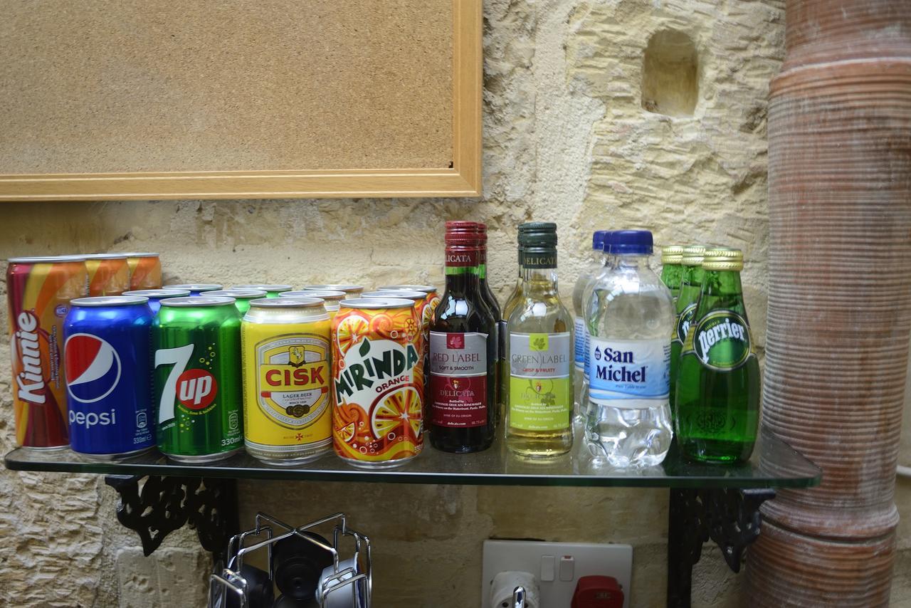 The Burrow Guest House Tarxien Luaran gambar