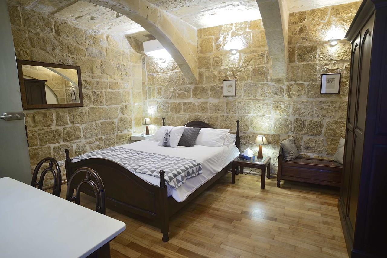 The Burrow Guest House Tarxien Luaran gambar