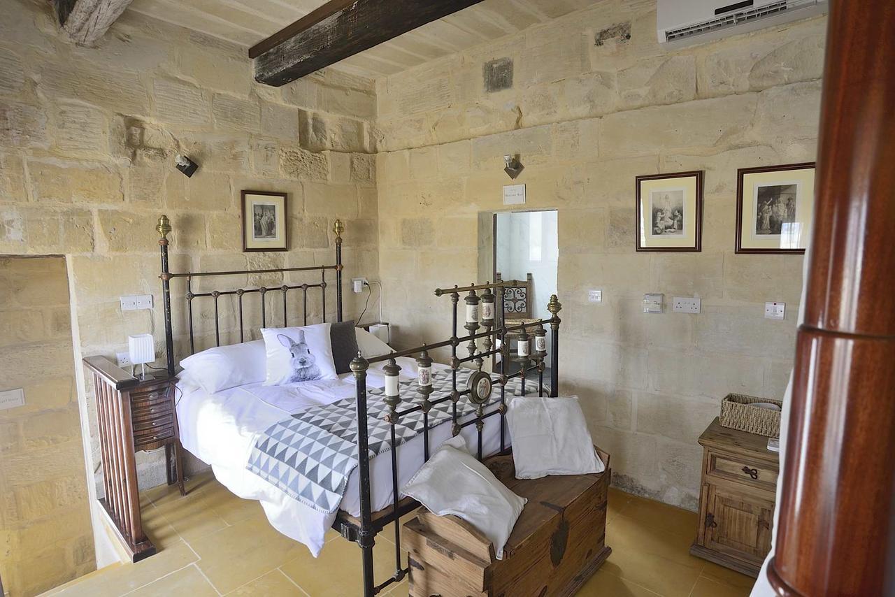 The Burrow Guest House Tarxien Luaran gambar