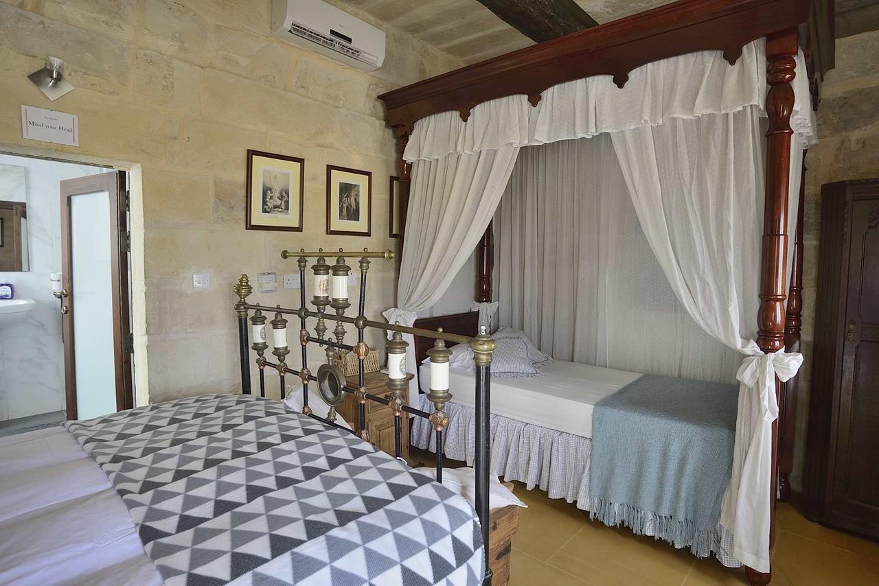 The Burrow Guest House Tarxien Luaran gambar