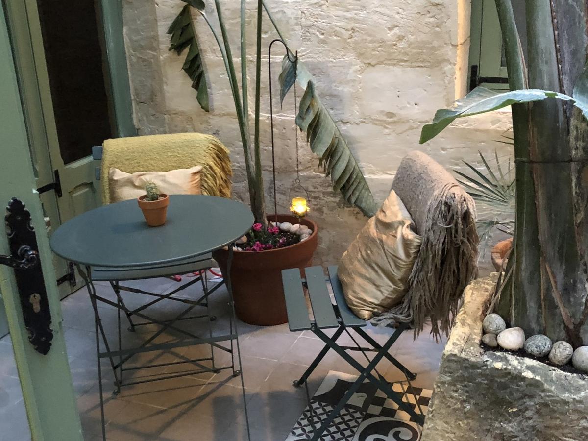 The Burrow Guest House Tarxien Luaran gambar